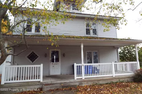 122 Maple St, Moscow, PA 18444