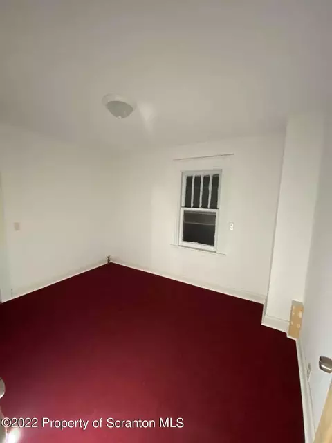 127 E Pine St, Dunmore, PA 18512 photo 11