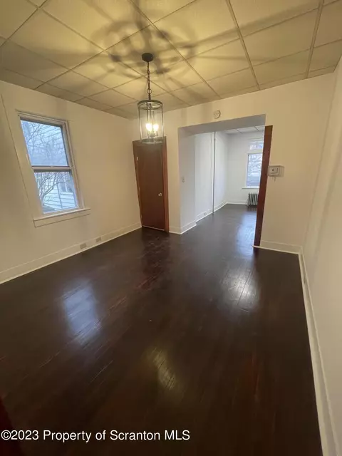 127 E Pine St, Dunmore, PA 18512 photo 3