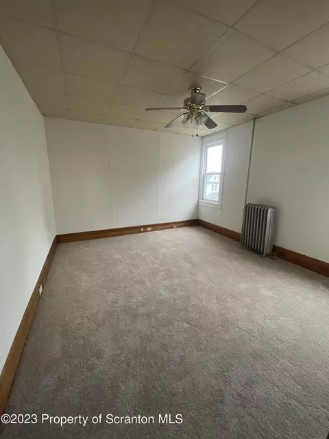 127 E Pine St, Dunmore, PA 18512 photo 7