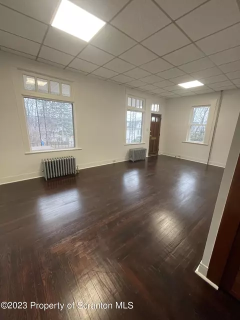 127 E Pine St, Dunmore, PA 18512 photo 2