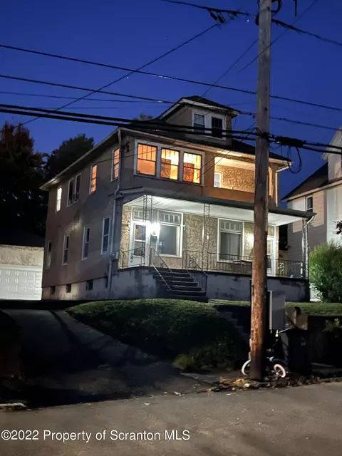 127 E Pine St, Dunmore, PA 18512