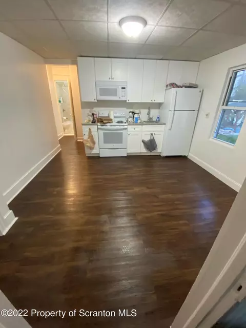 127 E Pine St, Dunmore, PA 18512 photo 8