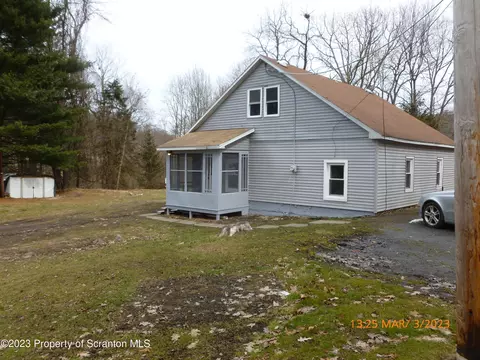 1 River St, Archbald, PA 18403