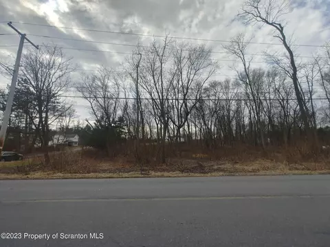 3102 Market St, Jenkins Twp, PA 18640