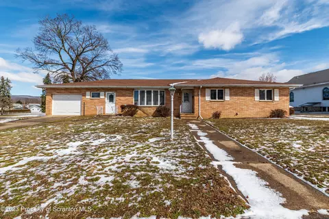 615 Main St, Moosic, PA 18507