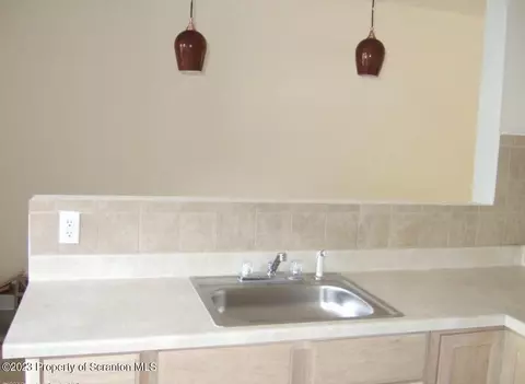 330 Spring St, Scranton, PA 18508 photo 3