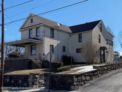 318 George St, Throop, PA 18512