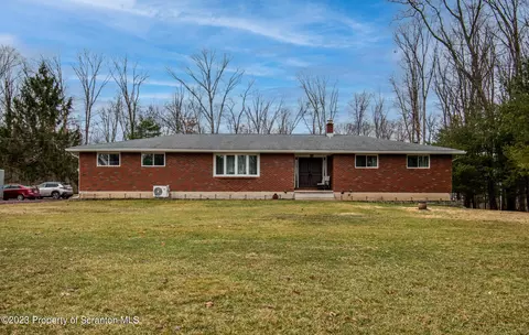 2865 Blytheburn Rd, Mountain Top, PA 18707