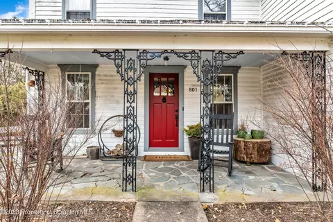 801 N Abington Rd, Waverly, PA 18471