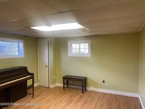 110 Spring St, Moosic, PA 18507 photo 10