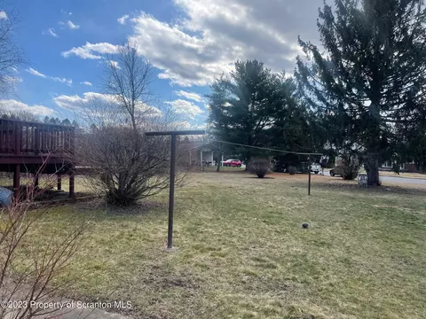 110 Spring St, Moosic, PA 18507 photo 15