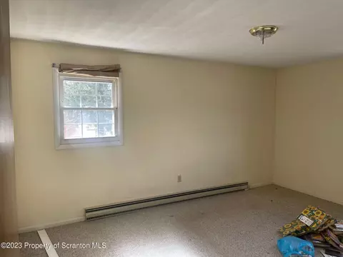 110 Spring St, Moosic, PA 18507 photo 12