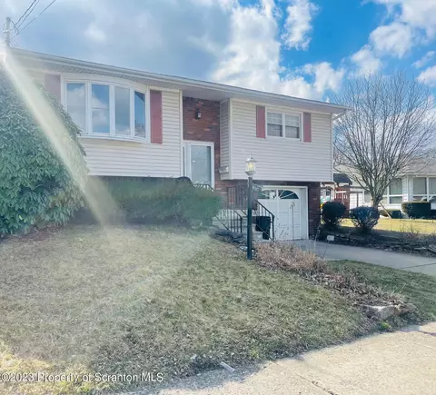 110 Spring St, Moosic, PA 18507 photo 1