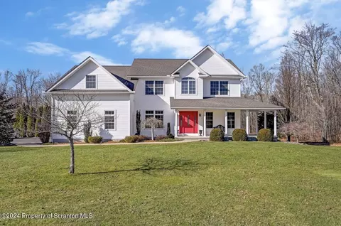 43 Wildernest Dr, Spring Brook, PA 18444