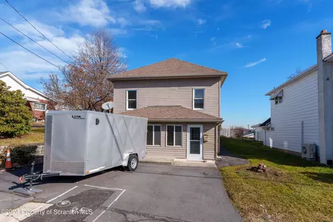 1203 Bennett St, Old Forge, PA 18518