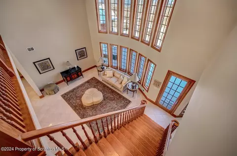 Entry Way - 26 Kipling Dr, Moosic, PA 18507 photo 8 of 9