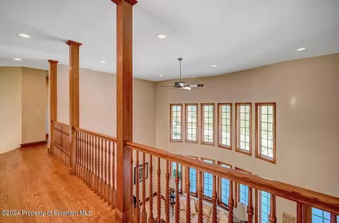 Entry Way - 26 Kipling Dr, Moosic, PA 18507 photo 7 of 9