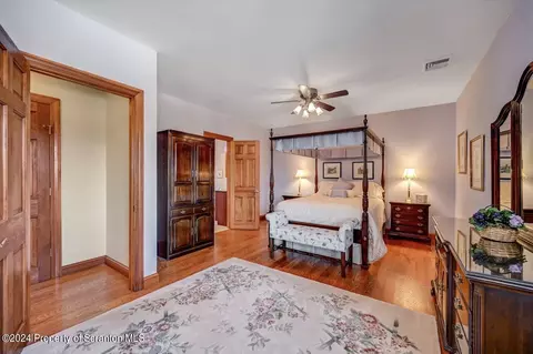 Bedroom - 26 Kipling Dr, Moosic, PA 18507 photo 4 of 10