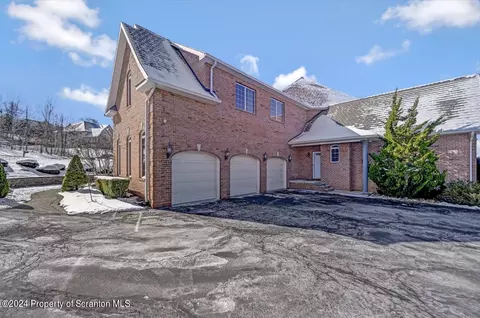 Exterior - 26 Kipling Dr, Moosic, PA 18507 photo 7 of 18
