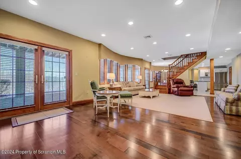 Dining - 26 Kipling Dr, Moosic, PA 18507 photo 7 of 9