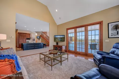 Living - 26 Kipling Dr, Moosic, PA 18507 photo 7 of 16