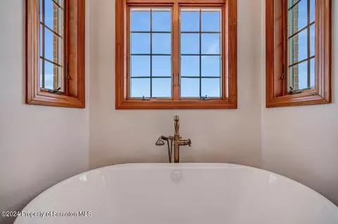 Bath - 26 Kipling Dr, Moosic, PA 18507 photo 5 of 15