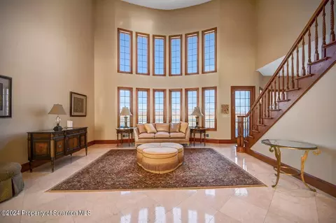 Living - 26 Kipling Dr, Moosic, PA 18507 photo 1 of 16