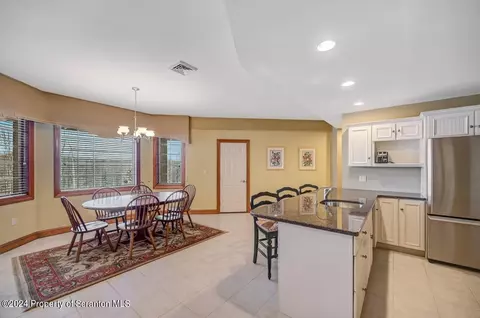 Kitchen - 26 Kipling Dr, Moosic, PA 18507 photo 10 of 10