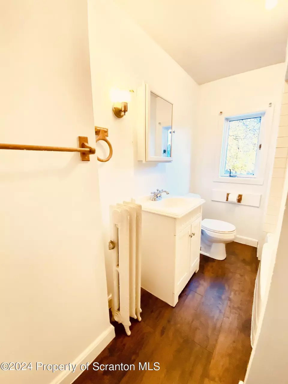 Bath - 2206-2208 Wyoming Ave, Scranton, PA 18509 photo 2 of 4