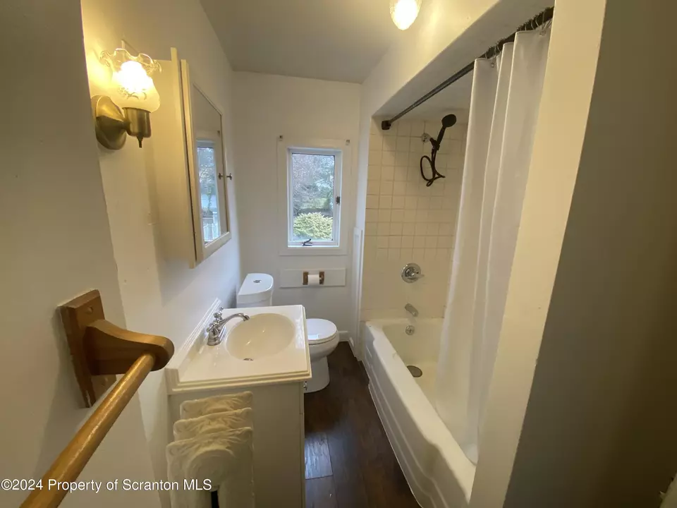 Bath - 2206-2208 Wyoming Ave, Scranton, PA 18509 photo 3 of 4