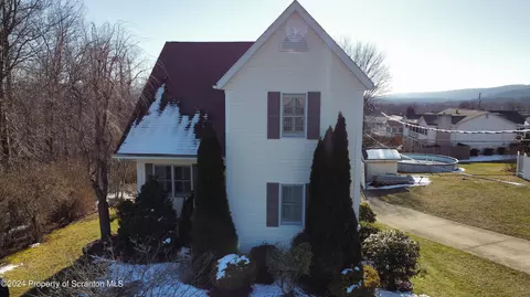 515 Lenape St, Old Forge, PA 18518