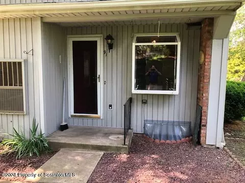 91 Abington Gdns, South Abington, PA 18411