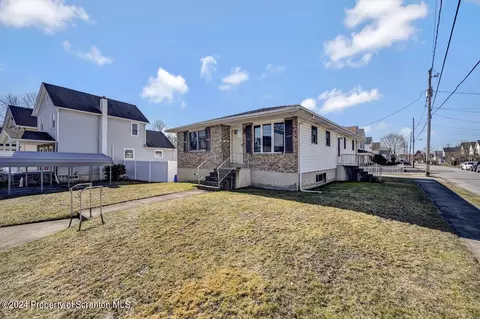 331 Pancoast St, Dickson City, PA 18519