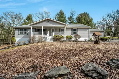 156 Ponderosa Pine Rd, Hawley, PA 18428
