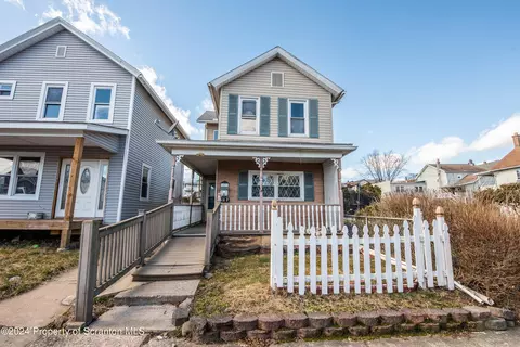 527 N Bromley Ave, Scranton, PA 18504