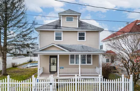 Exterior - 653 E Pine St, Olyphant, PA 18447 photo 2 of 2