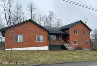 218 Ashmore Ave, Clarks Green, PA 18411