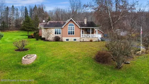 33 Country Club Rd, Scott Twp, PA 18433