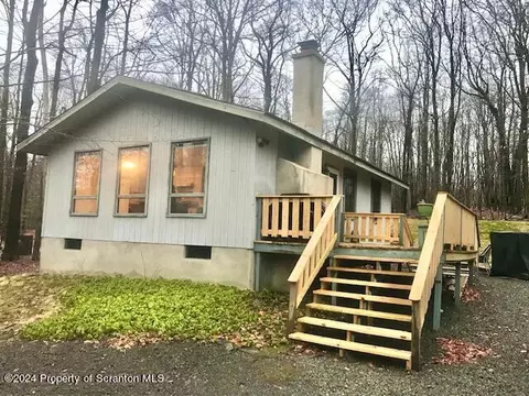 265 Packanack Dr, Clifton Twp, PA 18424
