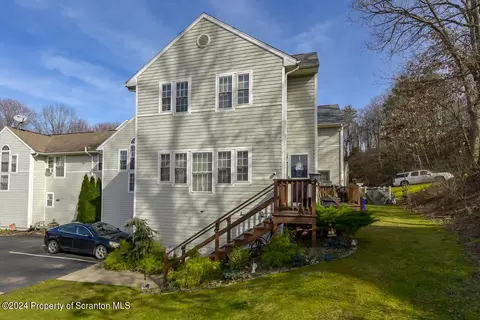 6 Allenberry Dr, Hanover Twp, PA 18706