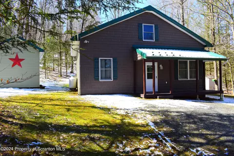 496 Lake Roy Cir, New Milford, PA 18834