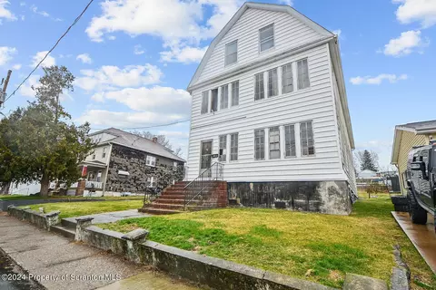 29 Cliff St, Pittston, PA 18640