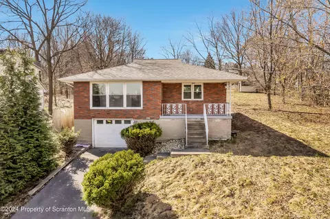 824 Brook St, Scranton, PA 18505