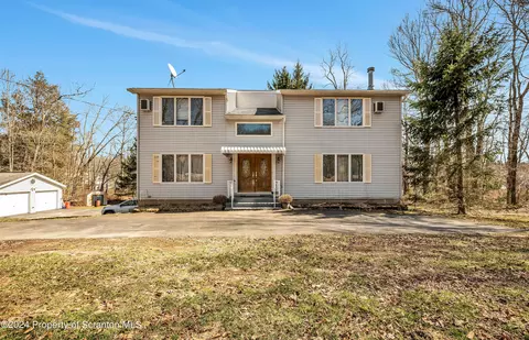 296 Clifton Beach Rd, Clifton, PA 18424