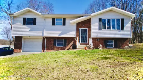 400 Laflin Rd, Laflin, PA 18702