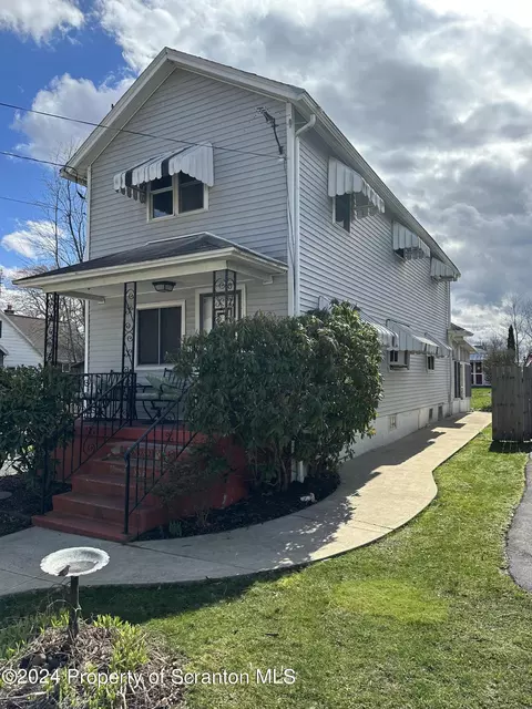 832 Murray St, Throop, PA 18512