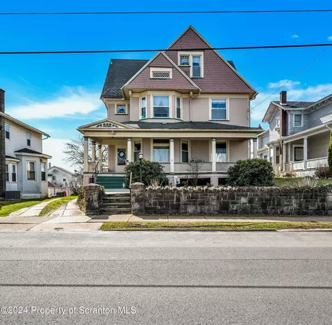 223 W Drinker St, Dunmore, PA 18512