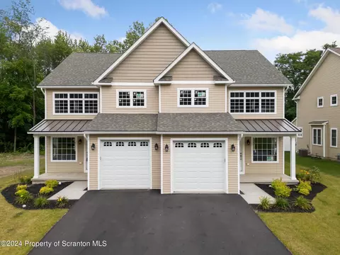 625 1st St, Eynon, PA 18403