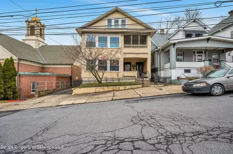 1015 Marion St, Scranton, PA 18509